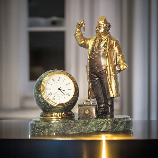 Сувенир настольные часы