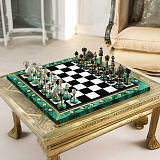 Необычные шахматы из малахита