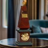 Сувенир «Памятная стела «Европа – Азия» с часами