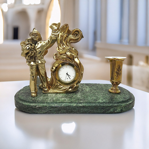 Часы подарочные «Победитель с п/п (Луч)»