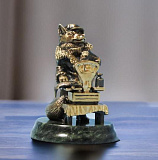 Бронзовый сувенир "Лиса-торговка"