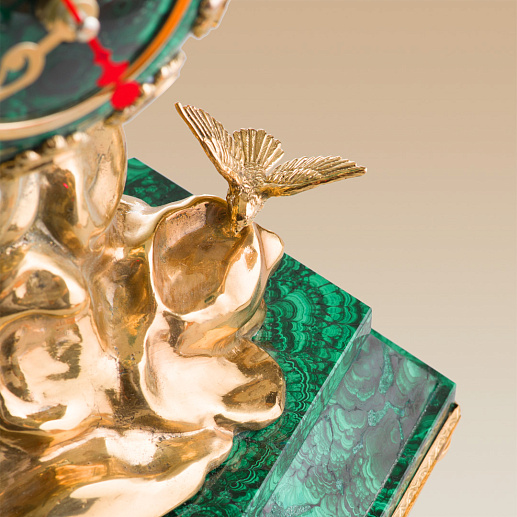 Каминные канделябры с часами из малахита