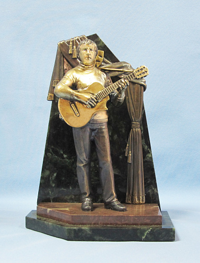 Бронзовая статуэтка "В.Высоцкий на сцене"