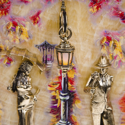 Бронзовая ключница настенная "Пара. Осень" с подсветкой