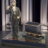 Бронзовый сувенир "Шахтеру в подарок"