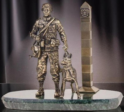 Бронзовая статуэтка «Пограничник»