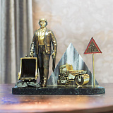 Бронзовый сувенир " Работник ДРСУ 2"