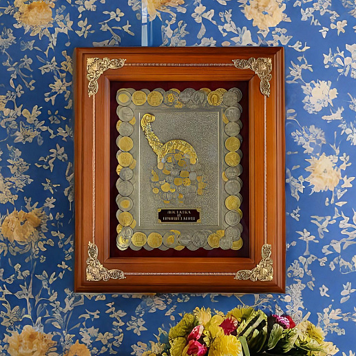 Деревянная ключница настенная "Рог изобилия" монеты с золочением