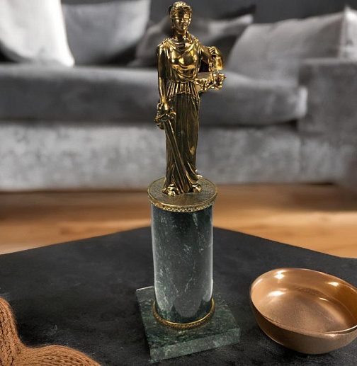 Бронзовая композиция «Фемида»