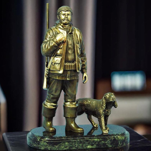 Бронзовая статуэтка "Охотник"