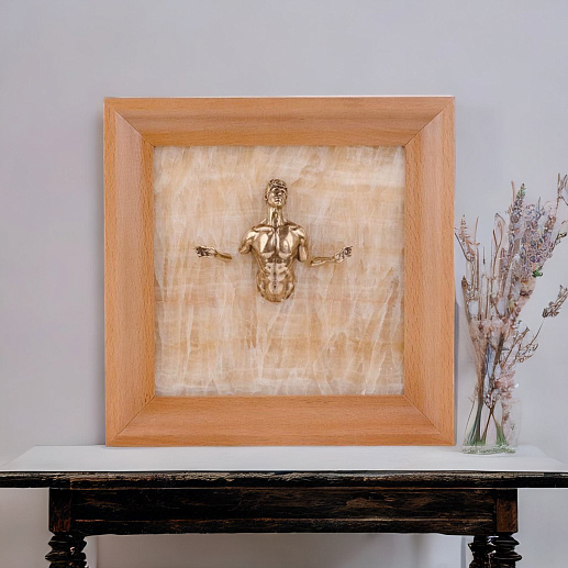 Бронзовая картина-панно из камня оникс "Проходящий сквозь стену"