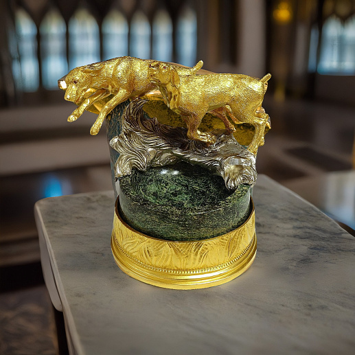 Пепельница "Гончие". Позолоченная