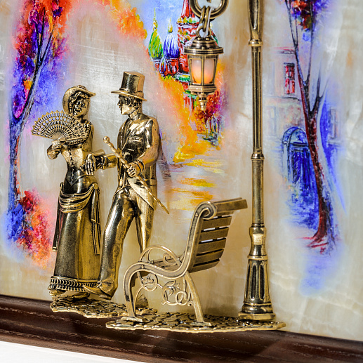 Бронзовая картина "Вечерняя прогулка. Москва" с подсветкой