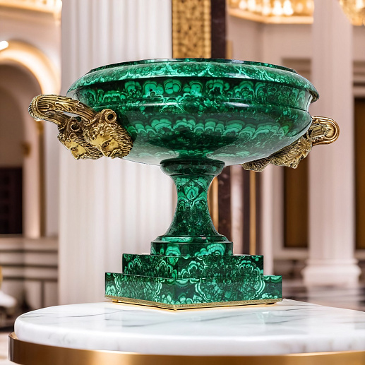 Ваза из малахита "Дары Диониса" купить с доставкой Ваза из малахита "Дары Диониса"