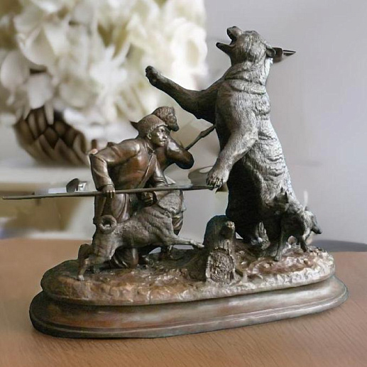 Бронзовая композиция "Охота на медведя"