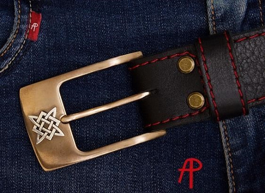 Кожаный мужской ремень с пряжкой