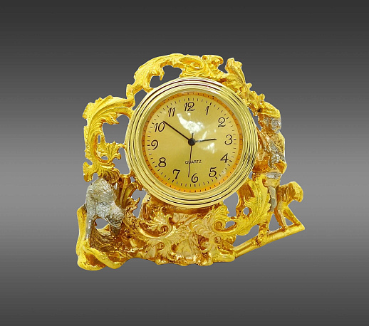 Часы "Охота на кабана". Позолоченные