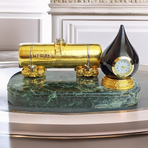 Часы "Капля нефти и цистерна"