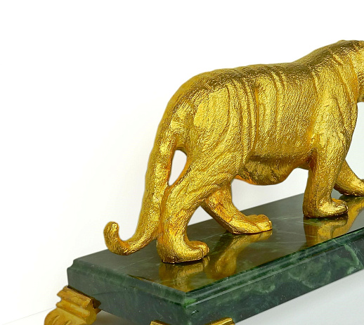 Статуэтка "Тигр на змеевике"