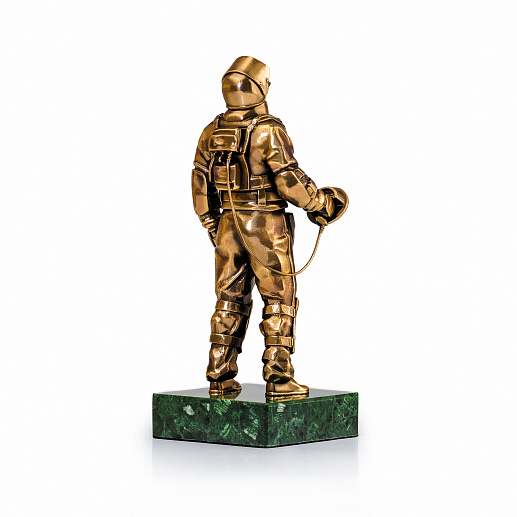 Бронзовая статуэтка "Сапер"