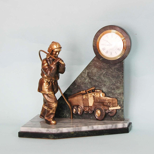 Часы сувенирные настольные