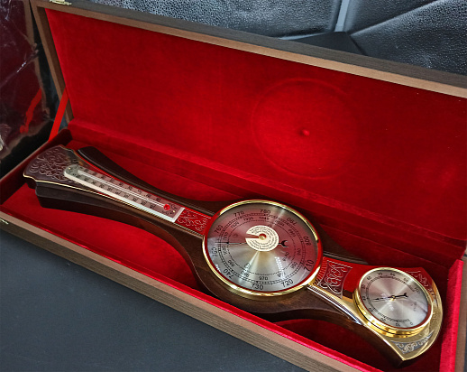 Метеостанция (барометр)