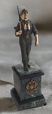 Бронзовая статуэтка "Пограничник на пьедестале"