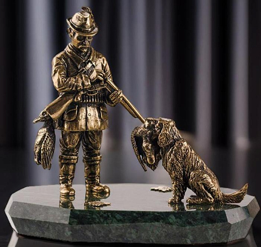 Бронзовая композиция "Охотник с собакой"