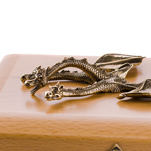 Оригинальная шкатулка из дерева