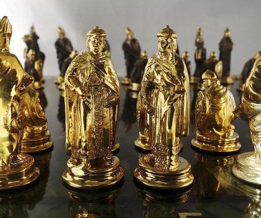 Каменные шахматы