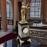 Настольные часы из жадеита и долерита