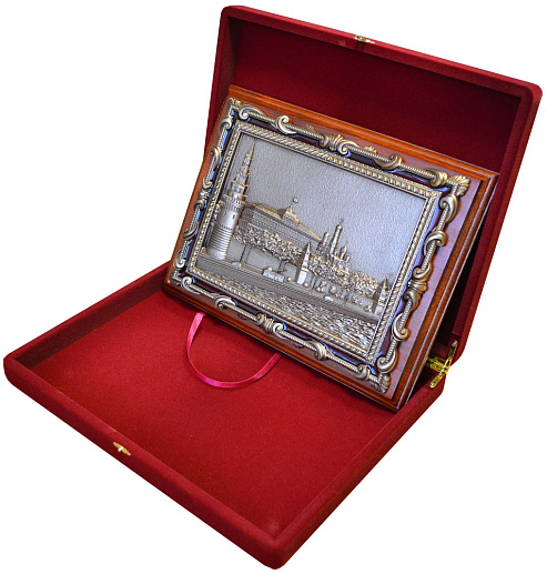 Плакетка с видом Москвы "Кремлёвская набережная" в подарочной упаковке