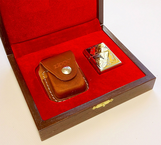 Зажигалка Zippo оригинал "Охота на медведя"