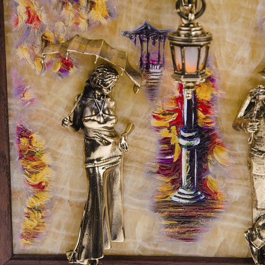 Бронзовая ключница настенная "Пара. Осень" с подсветкой