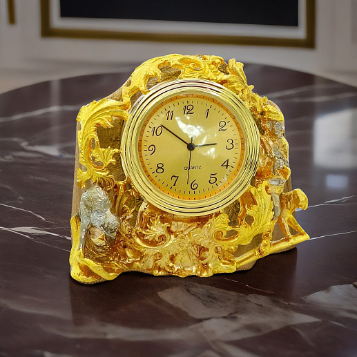 Часы "Охота на кабана". Позолоченные