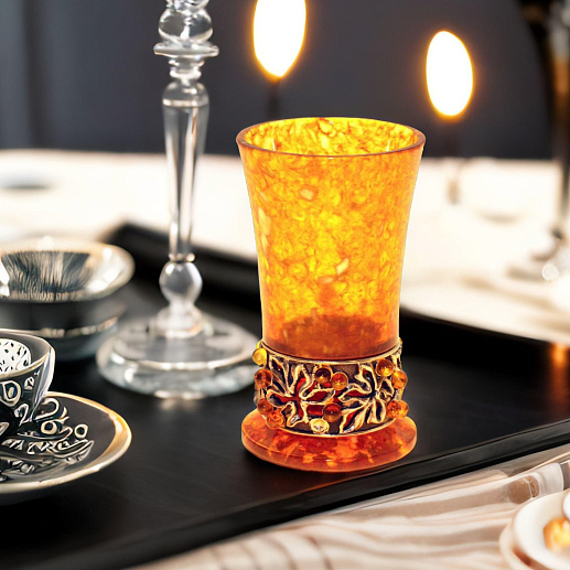 Стопка для водки из камня (янтарь)