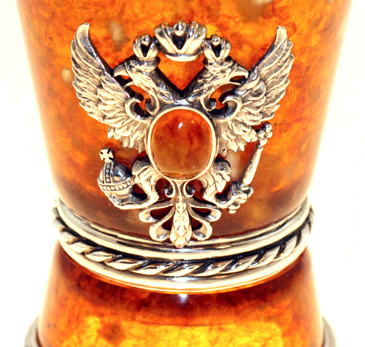 Стопка для водки из камня (янтарь)