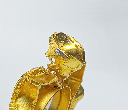 Настольные часы "Хоккеисты" позолоченные.