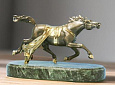 Бронзовая статуэтка "Скакун"