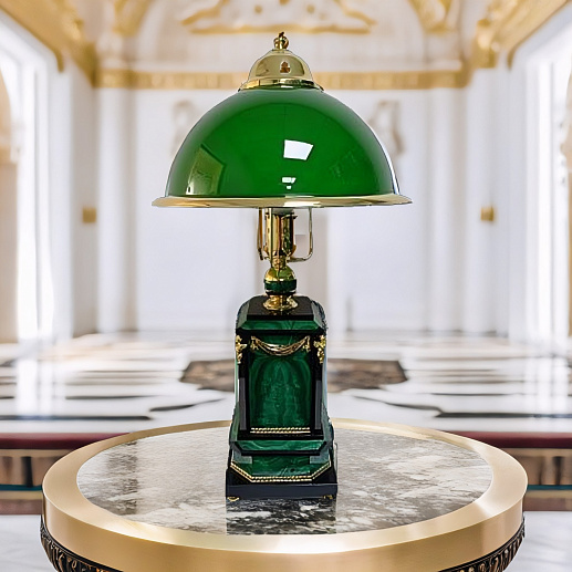 Настольная лампа из малахита