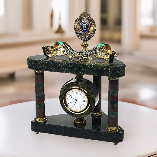 Сувенир настольные часы
