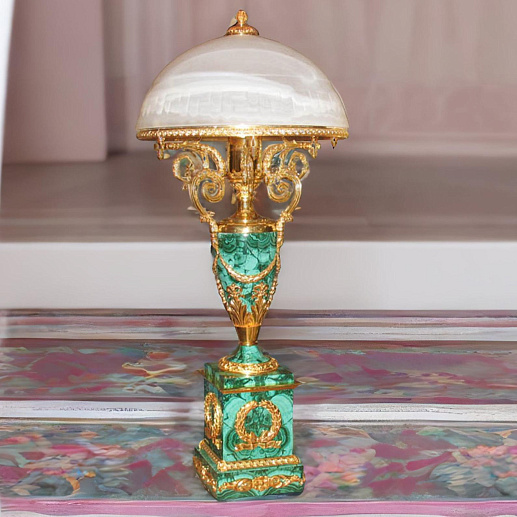 Настольная лампа из малахита