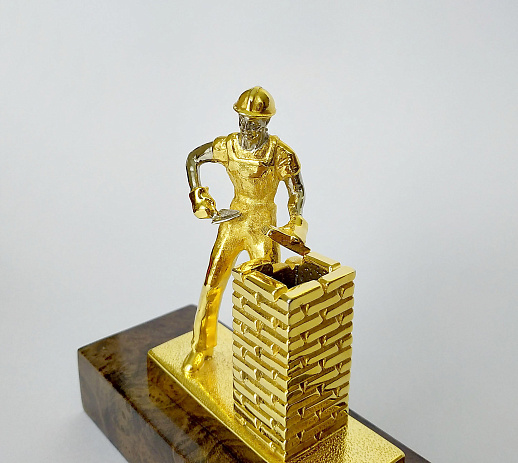 Подставка под ручку "Строитель". Позолоченная