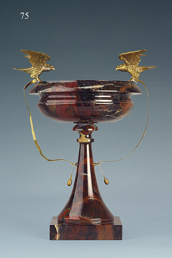 Ваза из яшмы "Соколиная охота"