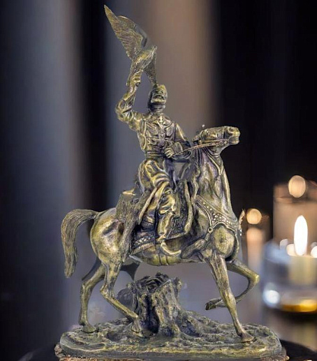 Бронзовая композиция "Сокольничий"