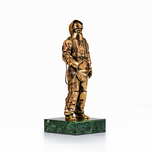 Бронзовая статуэтка "Сапер"
