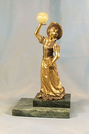 Бронзовая статуэтка "Вдохновение" ( с шаром)