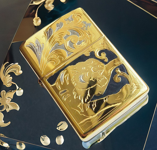 Сувенирная зажигалка Zippo "Хищник"