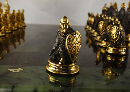 Каменные шахматы