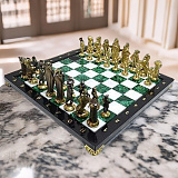 Подарочные шахматы из малахита